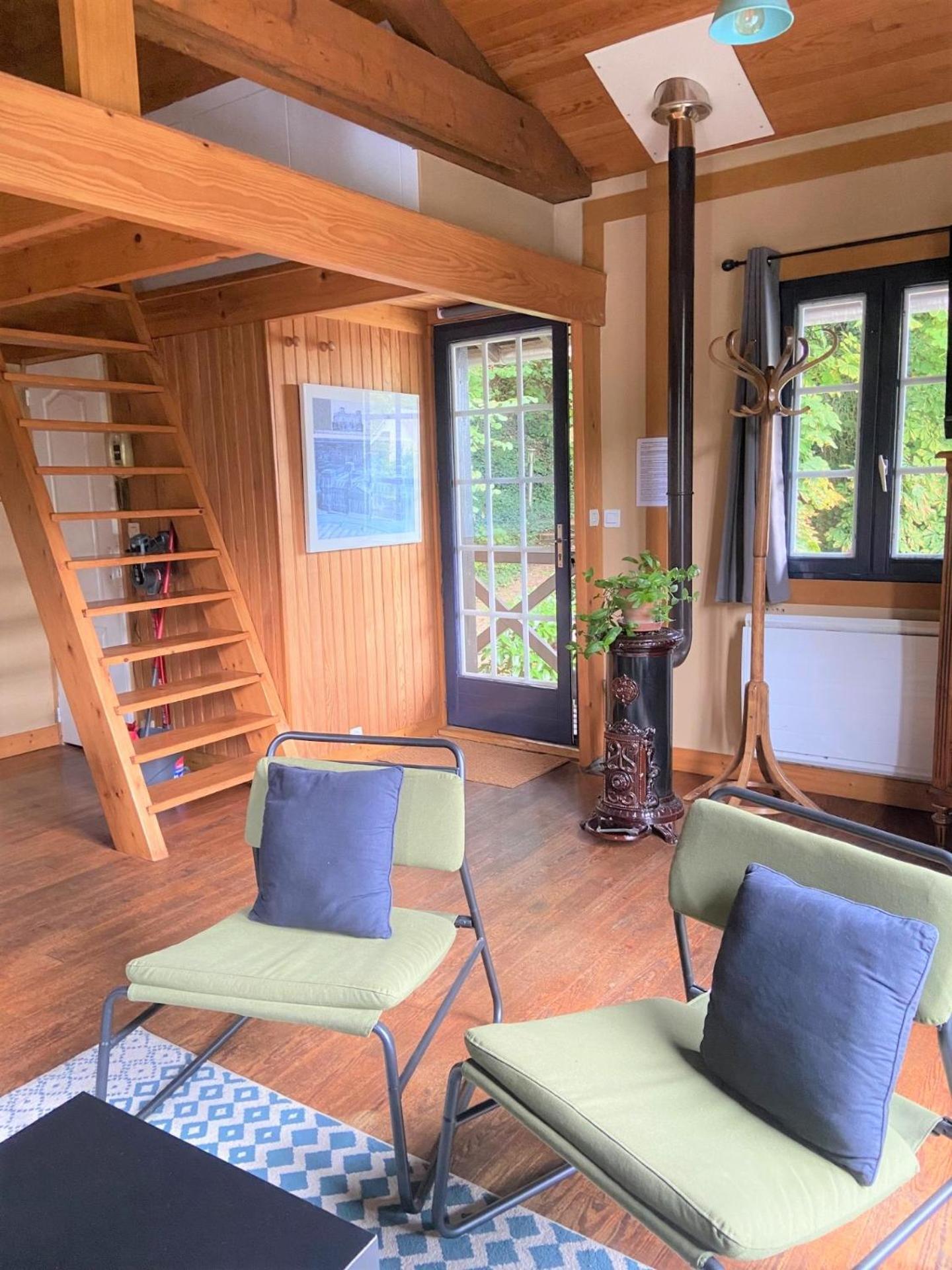 Le Chalet Bucolique Au Bord De L'Eau Оливе Екстериор снимка